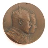 An Edward VII and Queen Alexandra commemorative bronze coronation medallion, 6cm diameter.