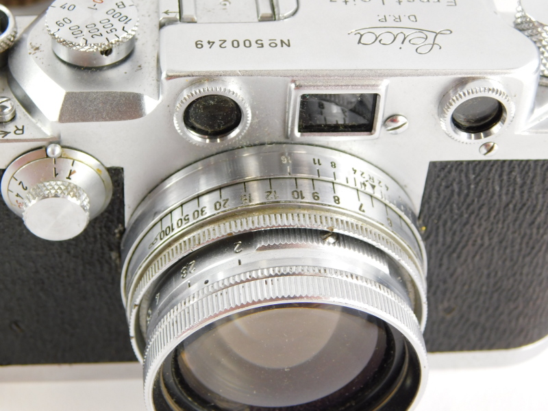 A Leica IIIc camera, serial number 500249, with a Leitz 5cm f2 Summitar lens, number 661835, in a le - Image 3 of 3