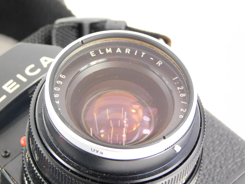 A black Leica R3 single lens reflex camera, with a Leitz 28mm f2.8 Elmarit R wide angle lens, number - Image 2 of 3