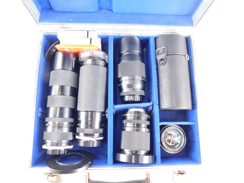Various camera lenses to fit a Rolleiflex SL2000F and a Rolleiflex 3003 camera, to include a Rollein - Image 2 of 2