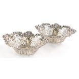 A pair of Victorian pierced silver dishes, Chester 1899, 4.5oz.