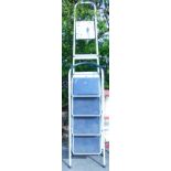 A step ladder etc. (a quantity)