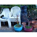 A quantity of garden related effects, to include plastic chairs, ground screws, plastic plant pots,