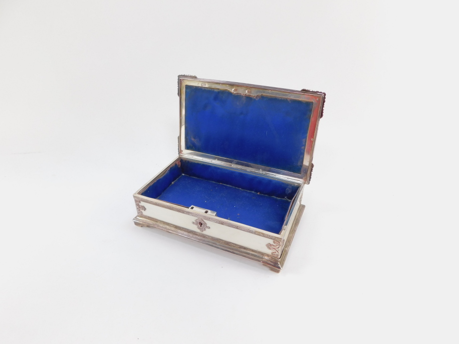 A Victorian silver and ivory box, of rectangular form, the lid heavily carved with three cherubs pla - Image 6 of 7