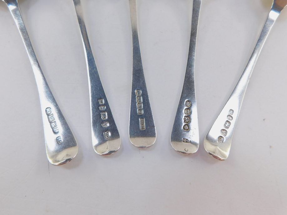 A matched set of ten 19thC silver teaspoons, bright cut, Old English pattern, initialled, with plain - Image 7 of 7