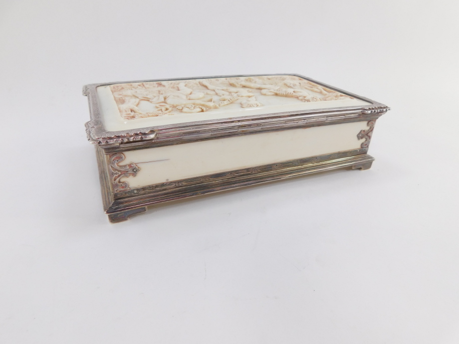 A Victorian silver and ivory box, of rectangular form, the lid heavily carved with three cherubs pla - Image 4 of 7