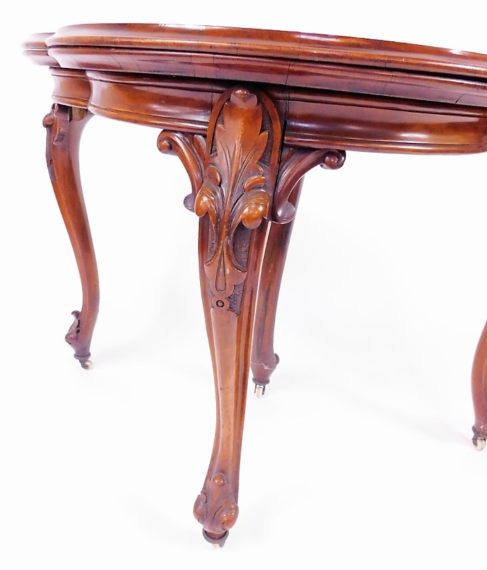 A Victorian figured walnut quatrefoil card table, with folding top having green baize lining, plain - Image 3 of 4