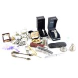 Various costume jewellery and effects, to include a gold coloured Aladdins urn brooch, silver plated