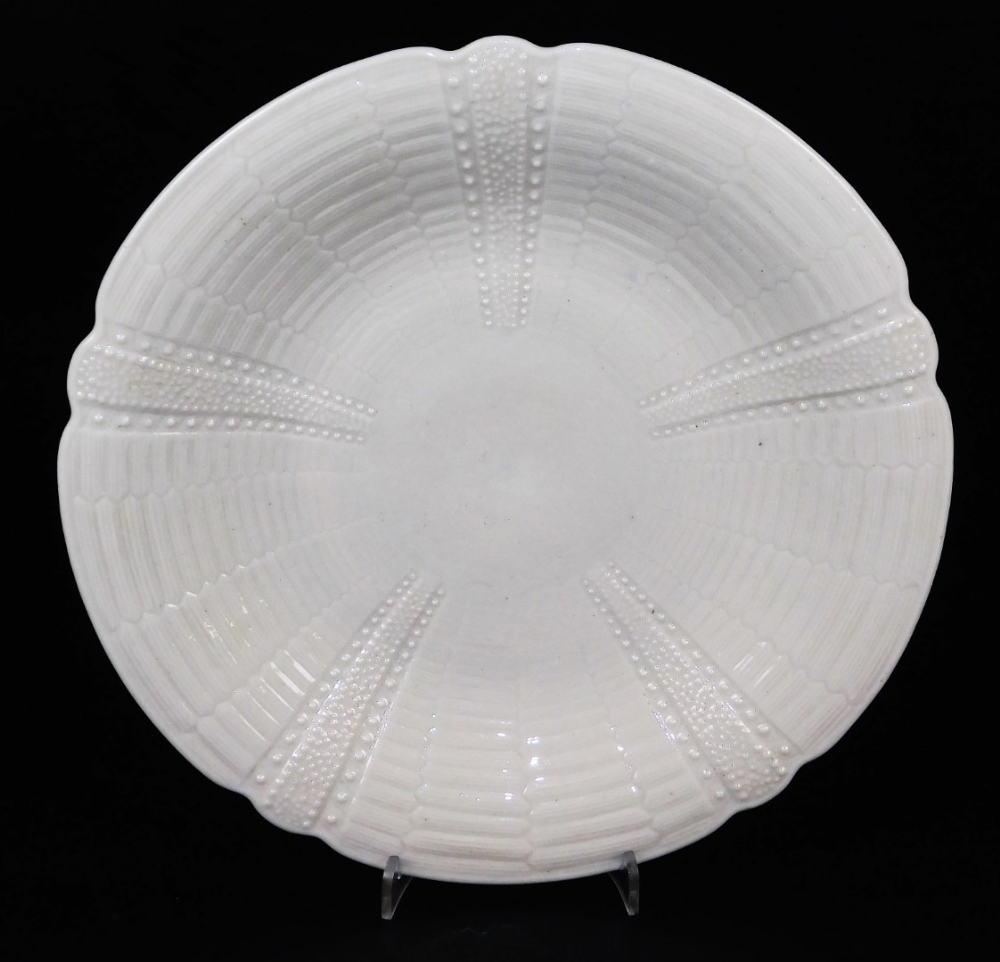 A second period Belleek Limpet bread plate, two handled, second period black mark, 28cm wide a Bell - Bild 4 aus 7