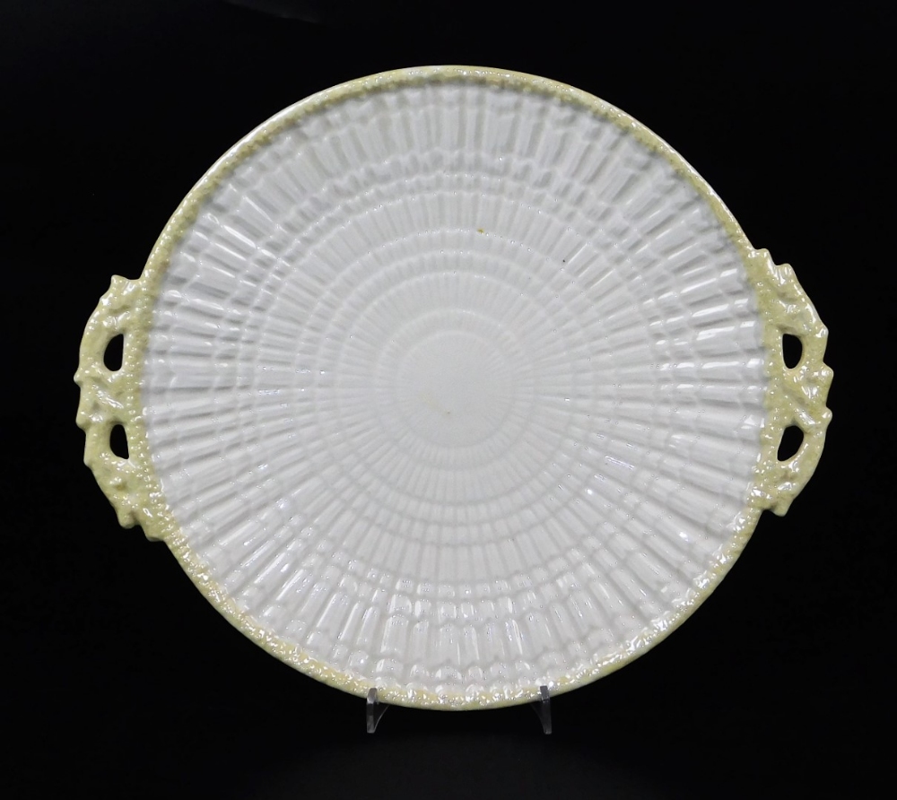 A second period Belleek Limpet bread plate, two handled, second period black mark, 28cm wide a Bell - Bild 2 aus 7