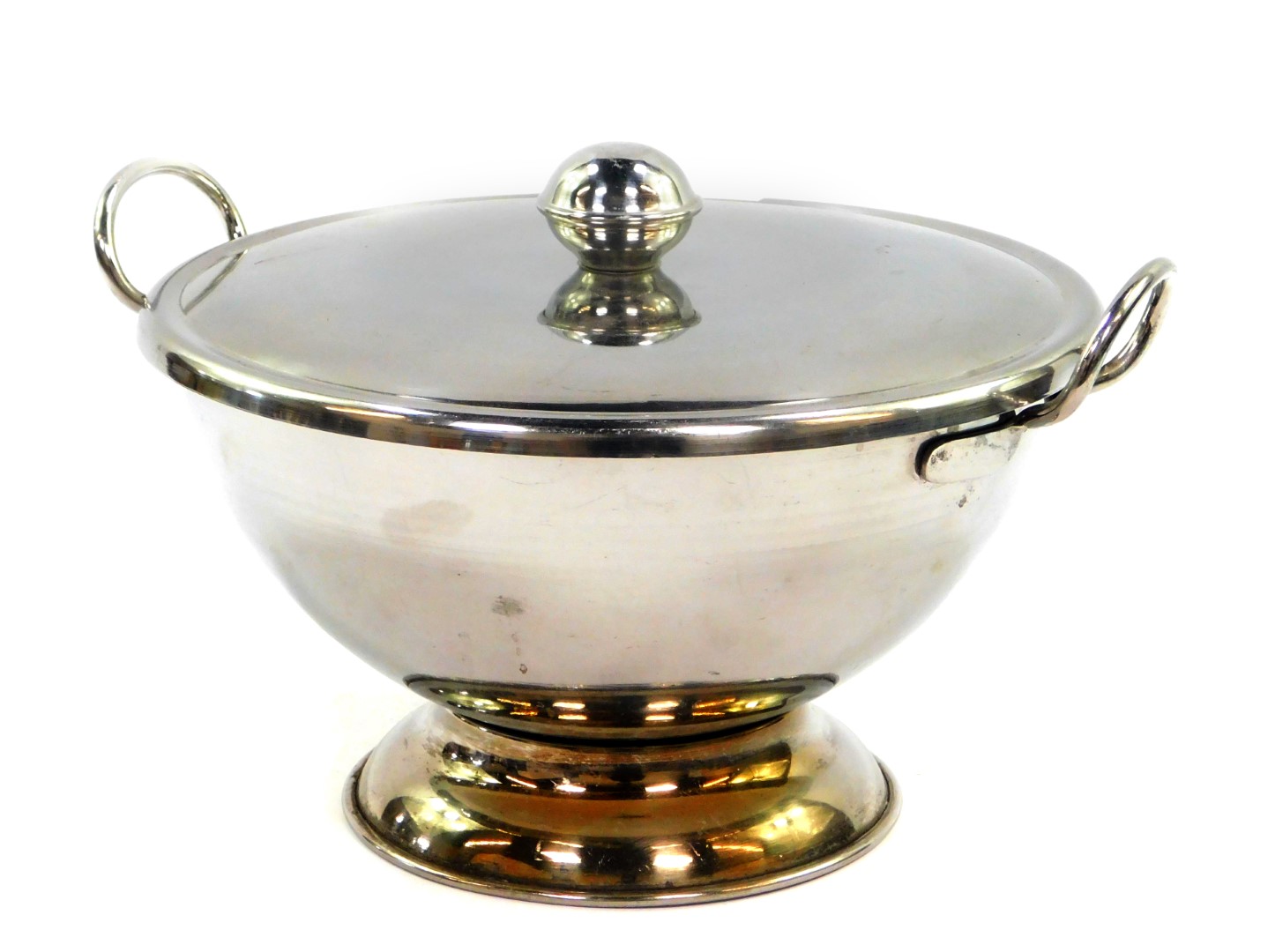 A silver plated twin handled punch bowl, and cover, 27cm diameter.