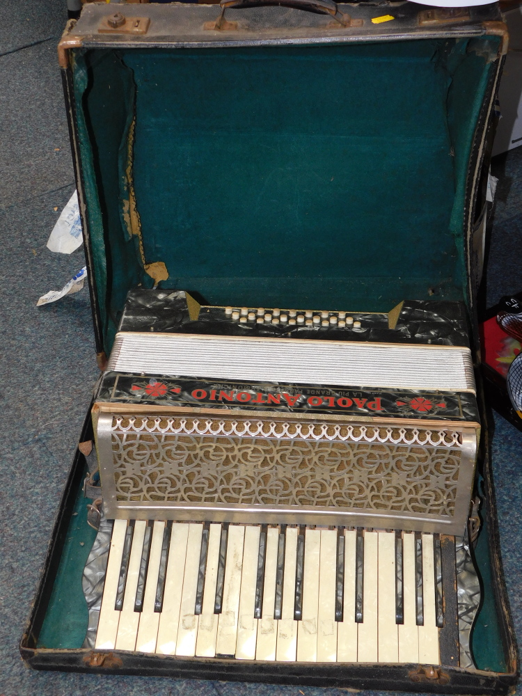 A Paolo Antonio La Piu Grande Fabrica D'Armoniche piano accordian, cased. (AF)