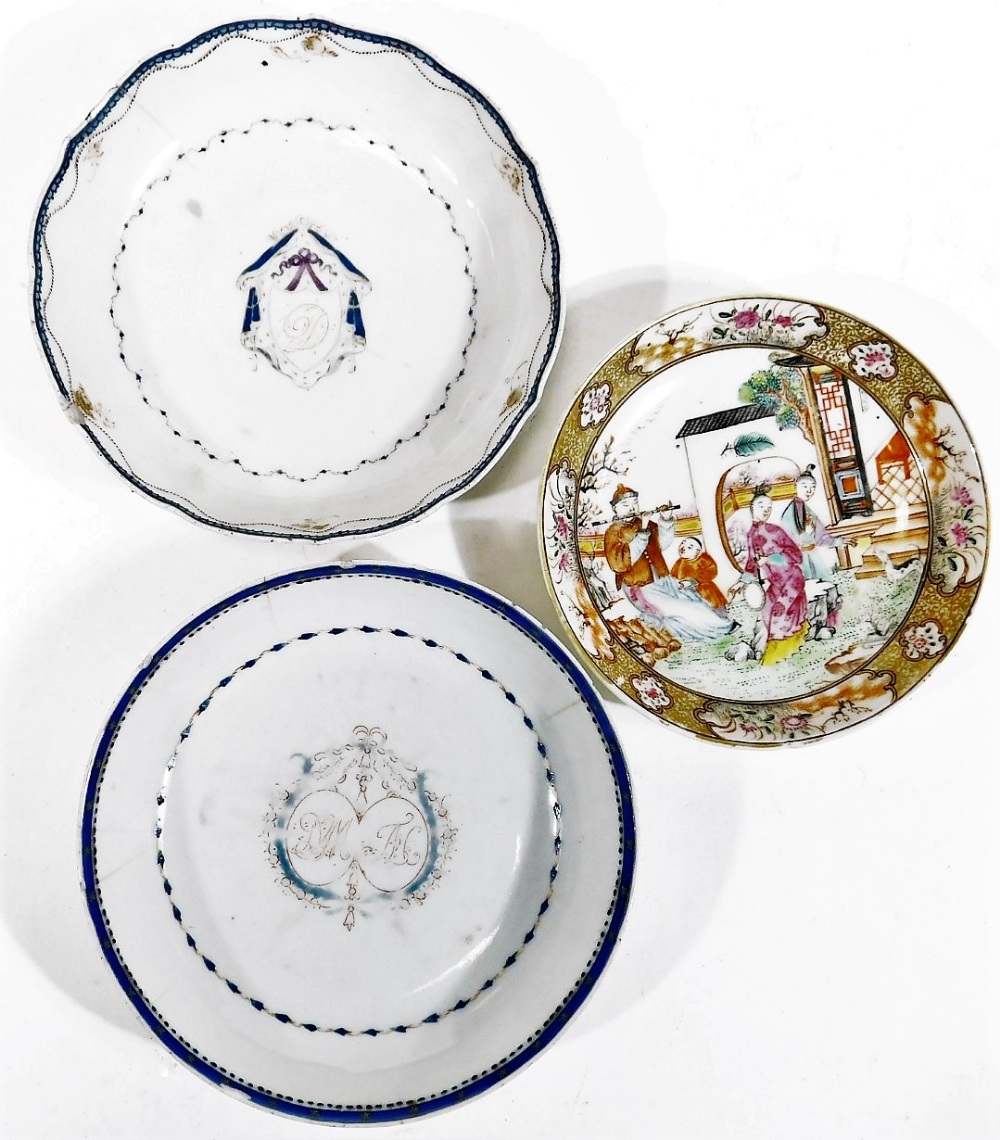 Two 18thC Chinese Export porcelain saucers, each centred with an armorial crest and initial, with an - Image 3 of 4