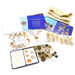 Various coinage and presentation cased coins, to include the 2007 Diamond Wedding Crown presentation