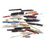 A quantity of fountain and other pens, to include Parker Duo Folds, etc.