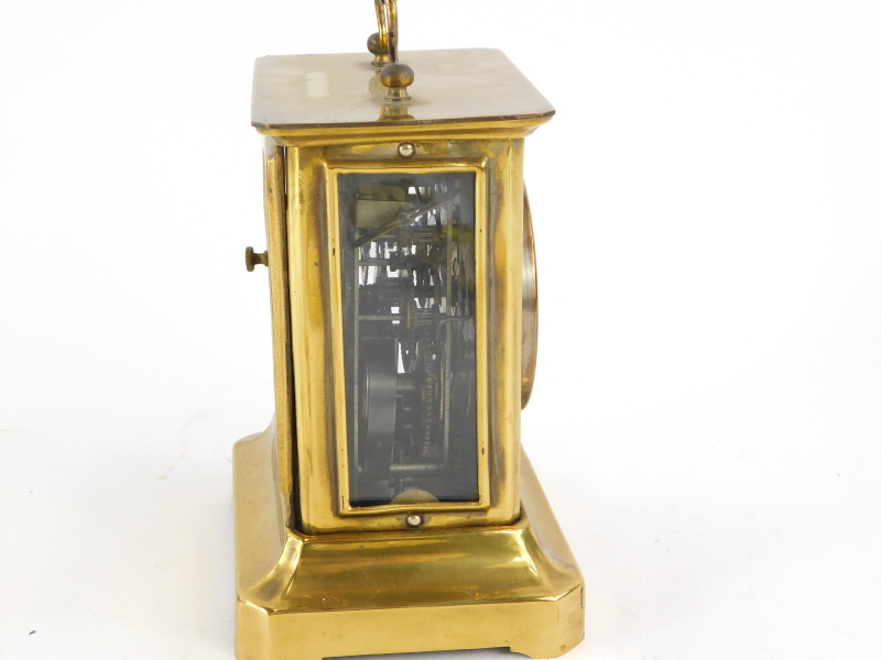 A German Junghans pressed brass carriage clock, with paper dial and loop handle, 19cm high. - Bild 2 aus 3