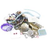A group of costume jewellery, necklaces, part earrings, part bracelets, etc. (1 tray)