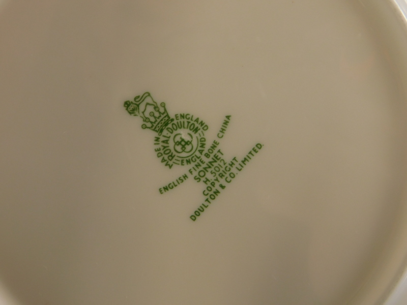 A Royal Doulton Sonnet pattern part dinner service, to include five dinner plates, oval meat dish, - Image 2 of 2