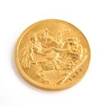 A George V full gold sovereign, dated 1914.