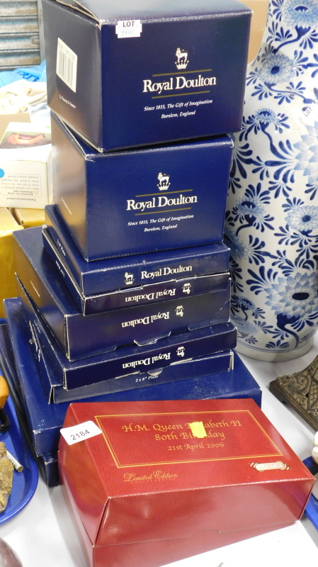 A quantity of Royal Doulton Autumn Glory pattern teawares, to include tea cups and saucers, Days