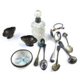 A group of silver, including a pair of Edwardian salts of eliptical form, on oval feet, Birmingham 1