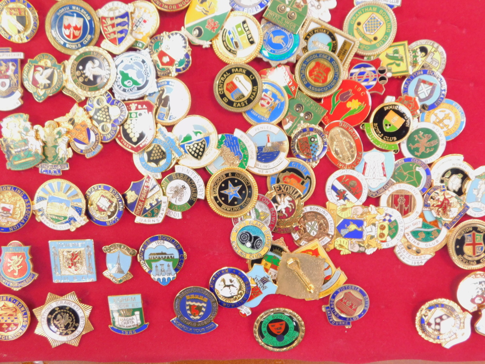 A collection of bowling club enamel badges, various counties and associations, cased. (a quantity) - Image 5 of 5
