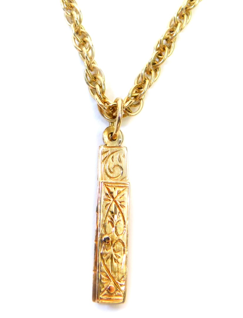 A 9ct gold pendant and chain, the pendant of rectangular design, with various twist panels, floral e - Image 2 of 2