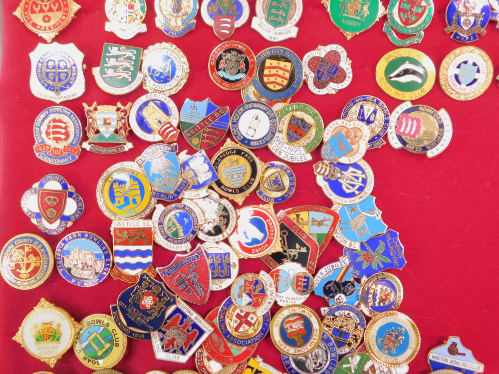 A collection of bowling club enamel badges, various counties and associations, cased. (a quantity) - Image 4 of 5