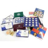 A quantity of mainly Commemorative coins, to include United States mint proof set for 2000, 2001, 19