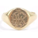 A gentleman's 9ct gold signet ring, monogram engraved, size W, 6.4g.