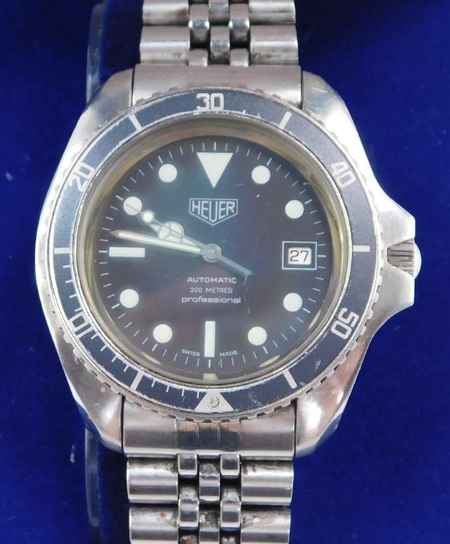 A Heuer gentleman's automatic 200m professional stainless steel case wristwatch, circular black dial - Image 3 of 5