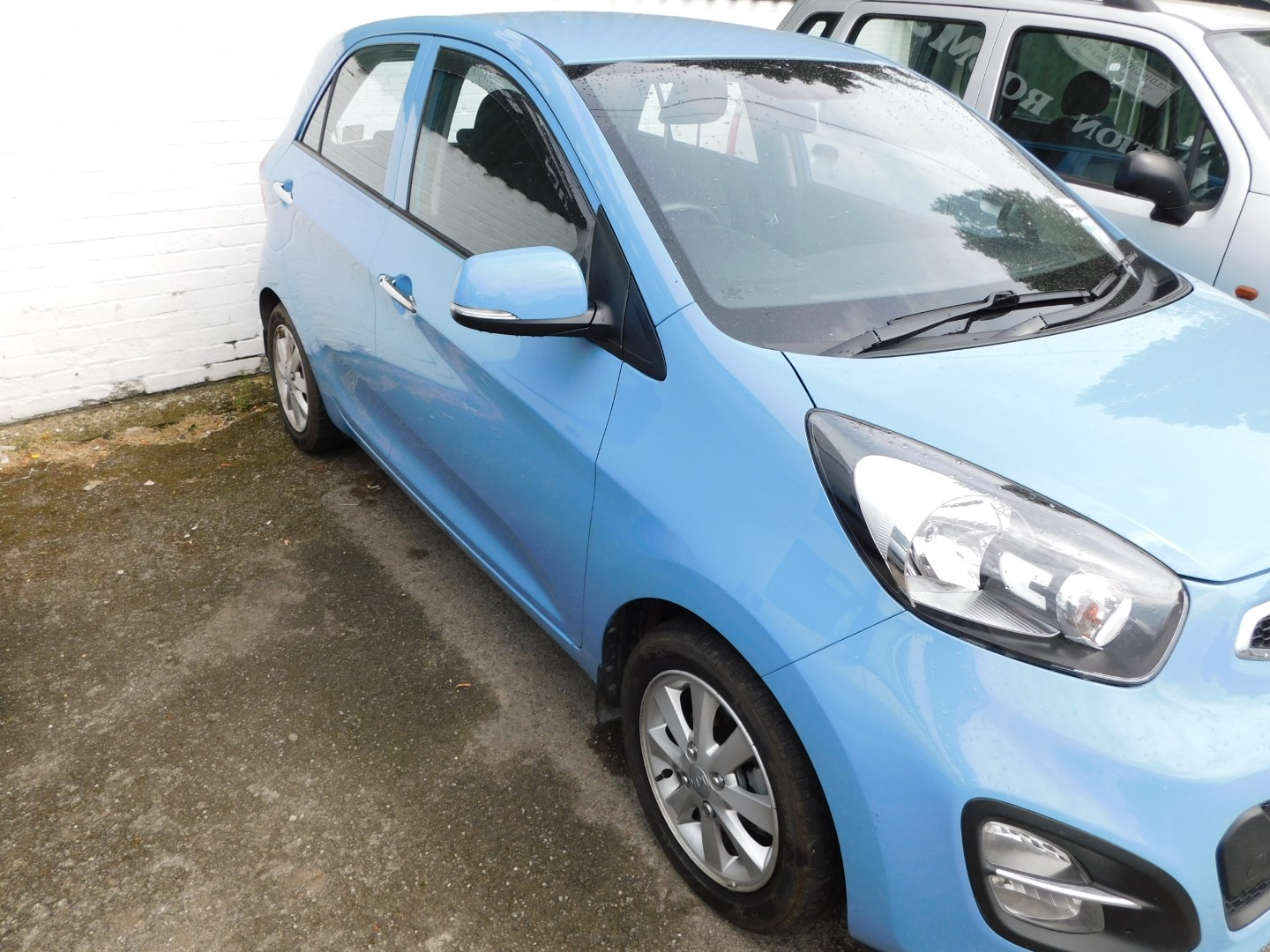 A Kia Picanto 1.0, Registration AE14 XWY, first registered 01/03/2014, five door hatch back, petrol, - Image 3 of 7