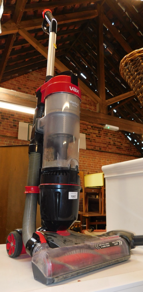 A VAX Mach Air Revive vacuum cleaner (AF).