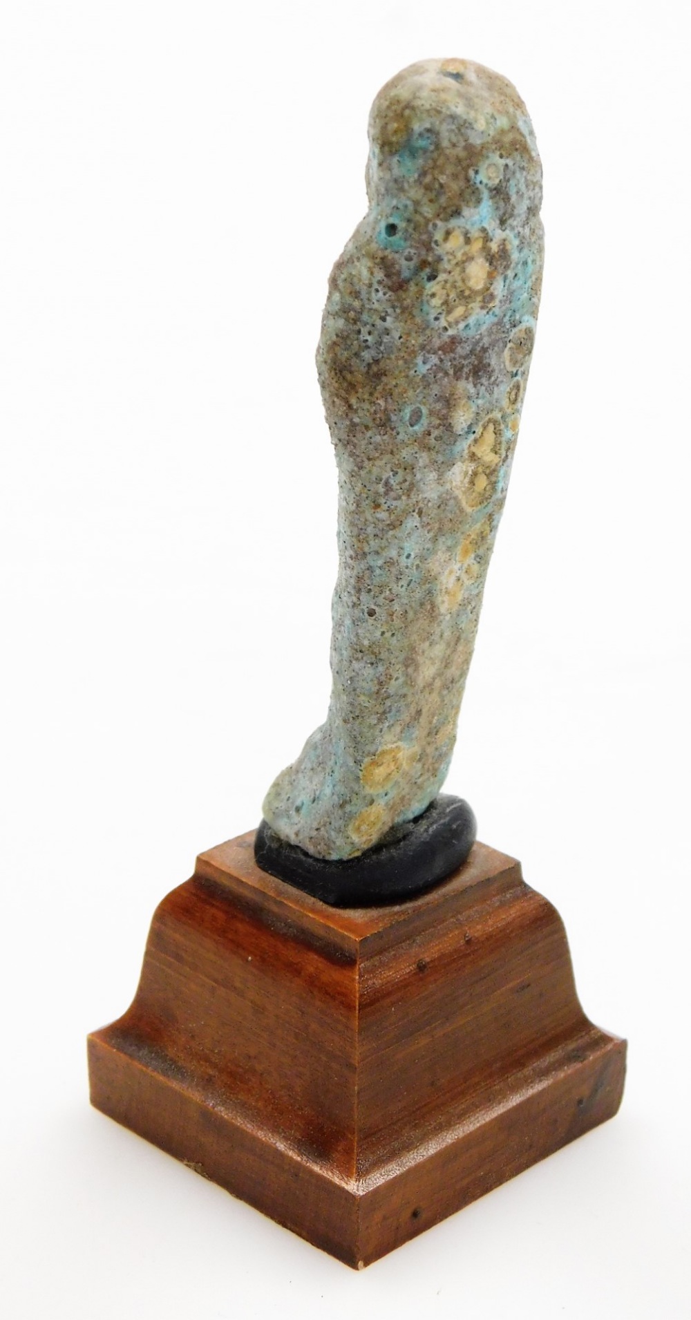 An ancient Egyptian Ushhbti circa 3rd-1stC BC, typically formed on shaped stepped base, 12cm high, w - Bild 3 aus 4