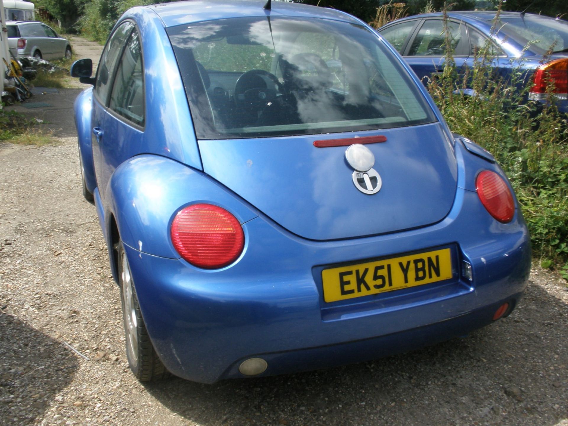 A Volkswagen Beetle, registration EK51 YBN, 115,206 miles. Vehicle has been started and driven arou - Image 2 of 4