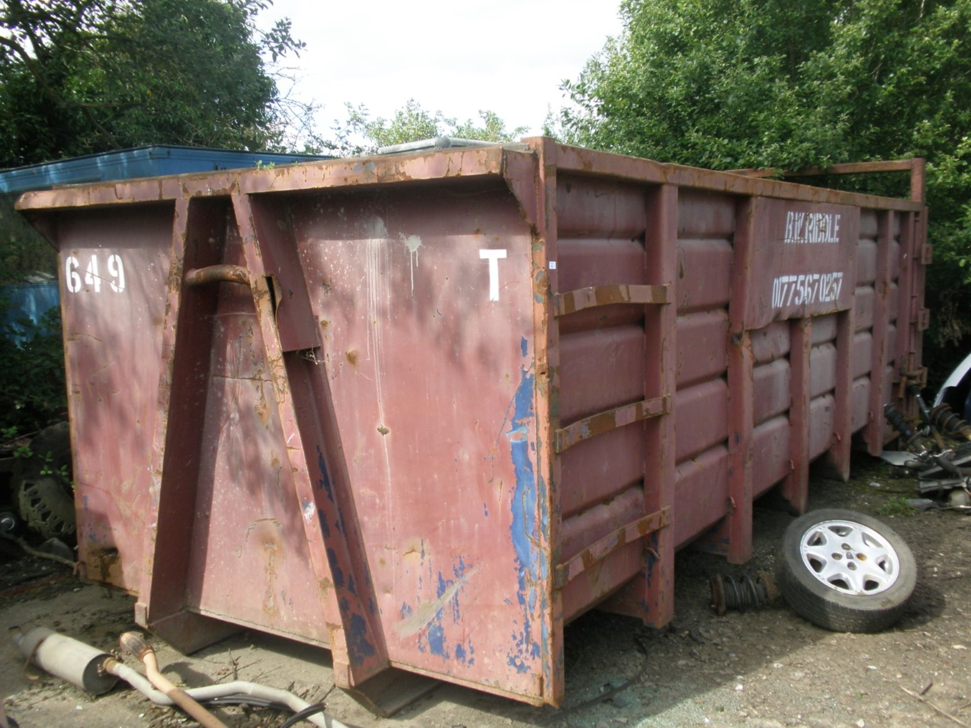 Withdrawn Pre Sale - A roll on roll off scrap skip.