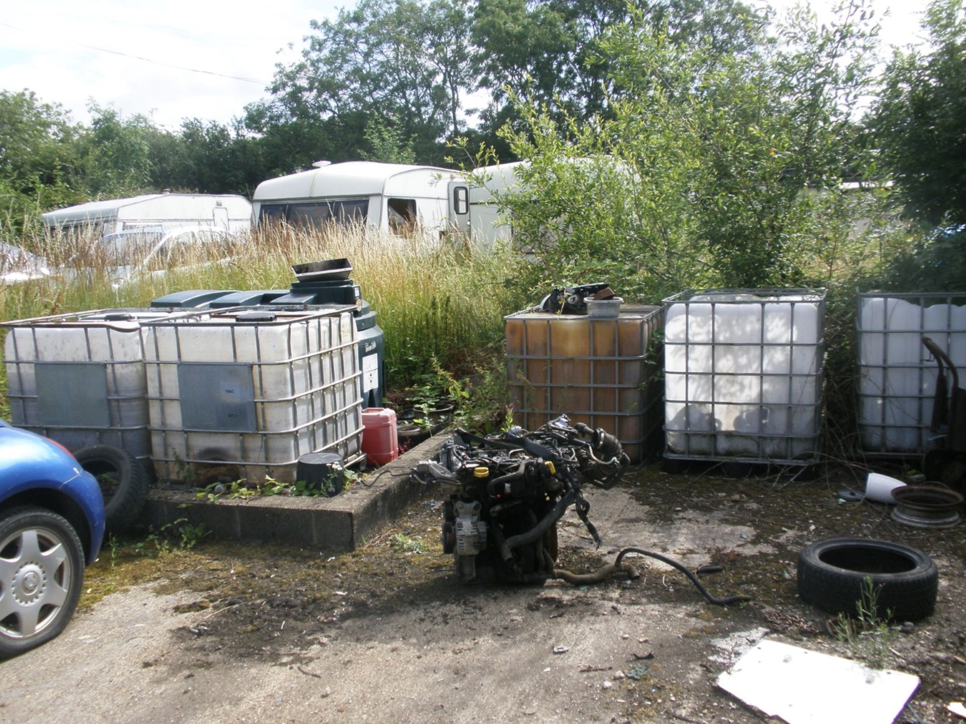 Six pallet type water bowsers.