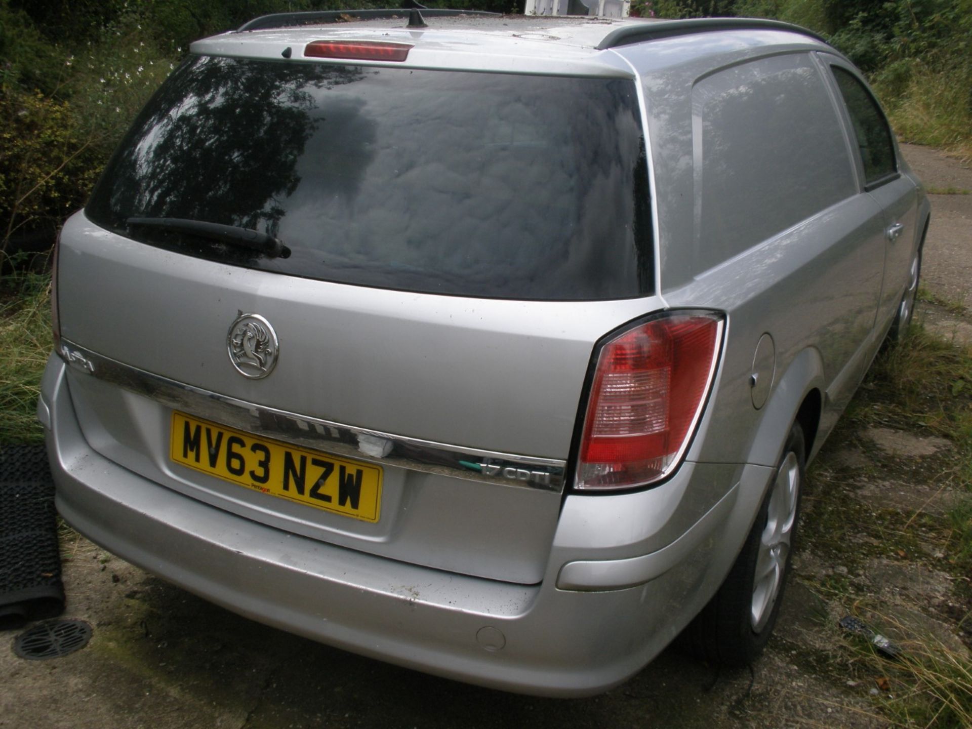 A Vauxhall Astra Sportive van 1.7 CDTI, registration MV63 NZW. The head has been removed from the e - Image 2 of 3