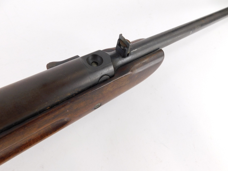 A BSA air rifle, with walnut stock and sight, 113cm long. - Bild 3 aus 3