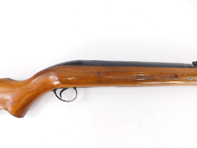 A BSA Air Sporter air rifle, 111cm long. - Bild 2 aus 2