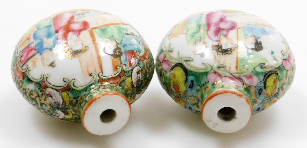 A pair of Canton snuff bottles, each decorated with figures, birds and flowers, 6cm high. (AF) - Image 3 of 4
