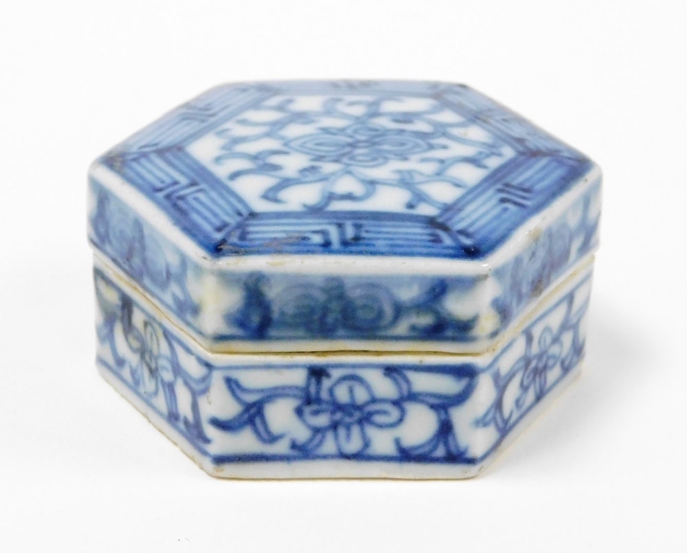 A treasure of Tek Sing Chinese porcelain hexagonal lidded box, with label and certificate of authent