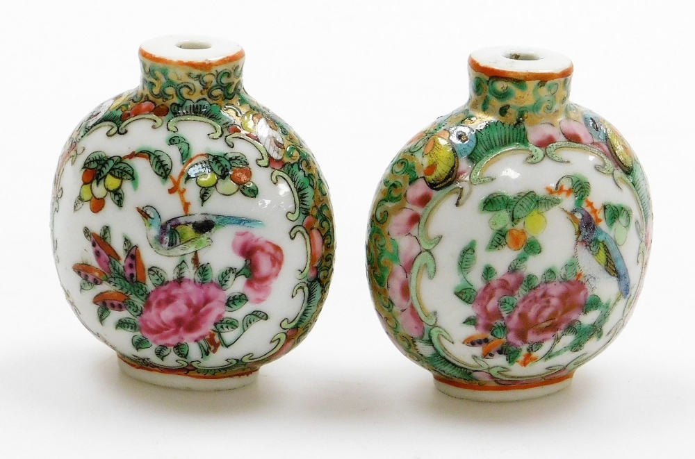 A pair of Canton snuff bottles, each decorated with figures, birds and flowers, 6cm high. (AF) - Image 2 of 4