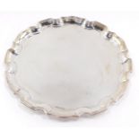 A George V silver pie crust salver, Birmingham 1927, 12.19oz.