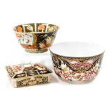 A group of Derby Imari porcelain, to include a Royal Crown Derby sugar bowl, numbered 8689, a bowl a