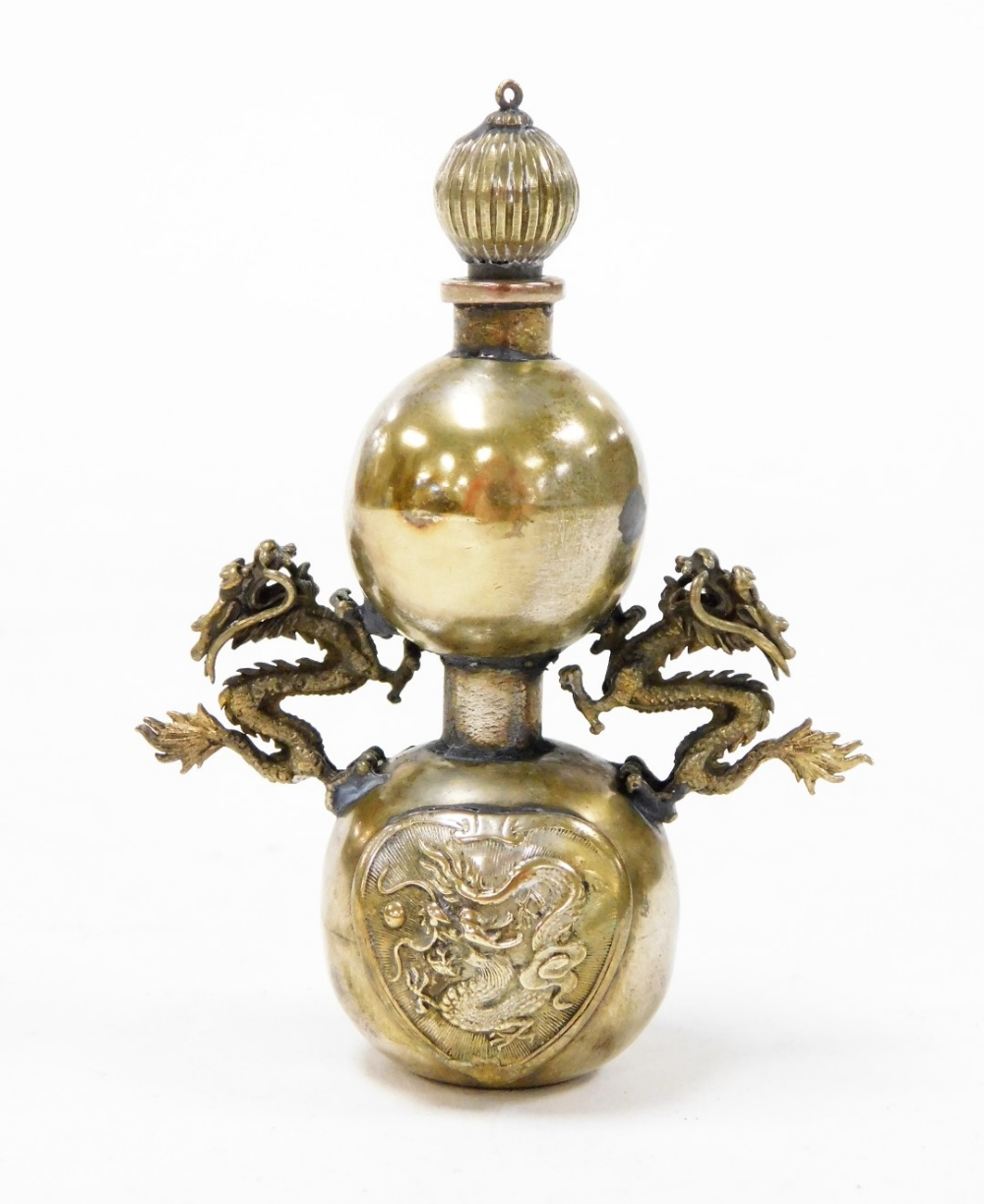 A Chinese bronze opium bottle, with integral spoon stopper, dragon mounts and cast body to the lower - Bild 3 aus 6