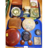 Various trinkets and effects, to include an agate ashtray, box and cover, lighter, trinket dishes, m