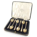 A cased set of six George V silver teaspoon, with shaped handles and plain bowls, Sheffield 1934, 10