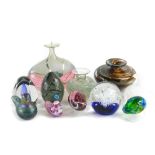 Various studio and other glass paperweights, etc., to include an opalescent bird, 8cm high, Mdina sw