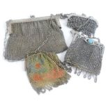 A group of mesh evening purses, silver plated examples, material examples, etc. (4)